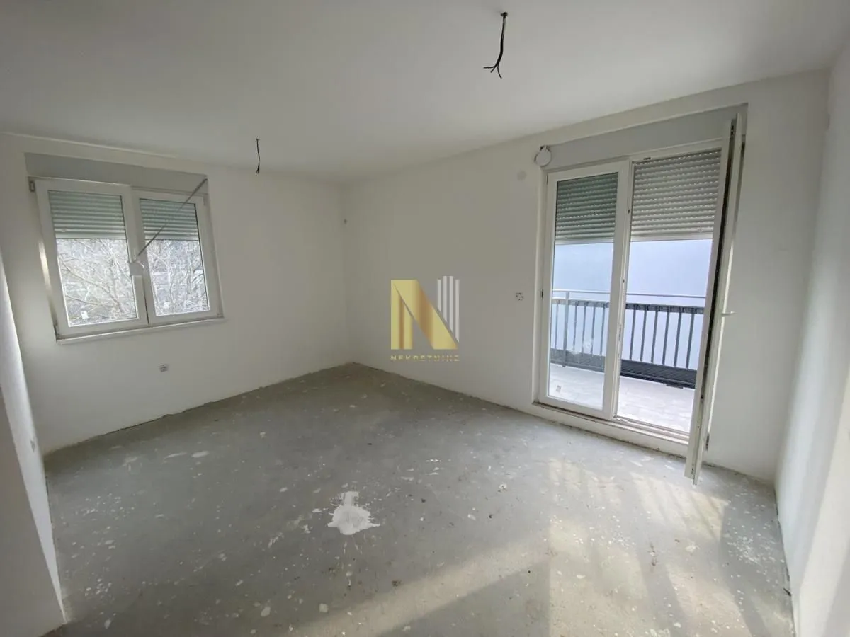 Prodaja, trosoban stan, 61m², Alibegovac, Petrovaradin