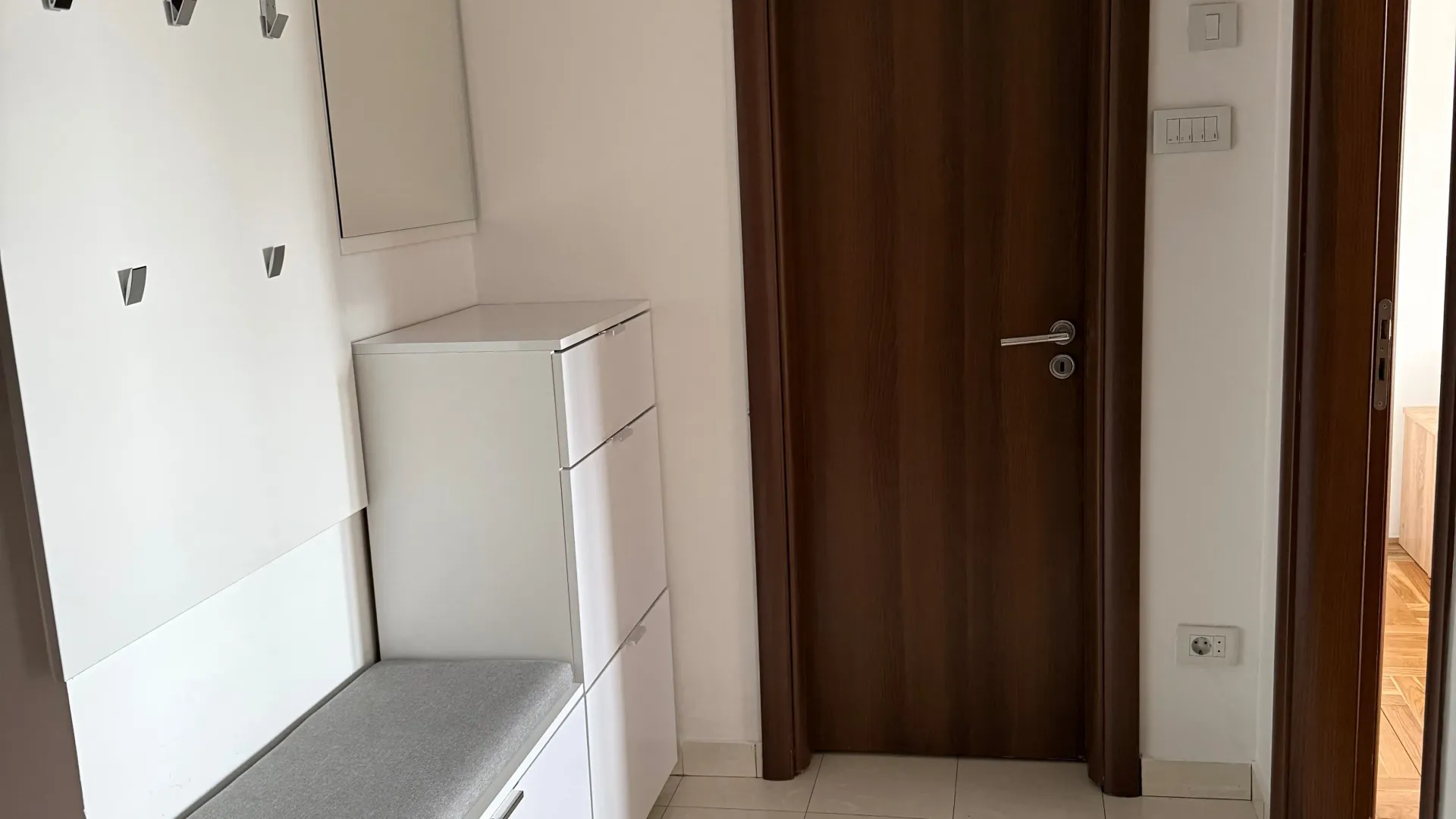 Izdavanje, dvosoban stan, 56m², City Kvart, Podgorica
