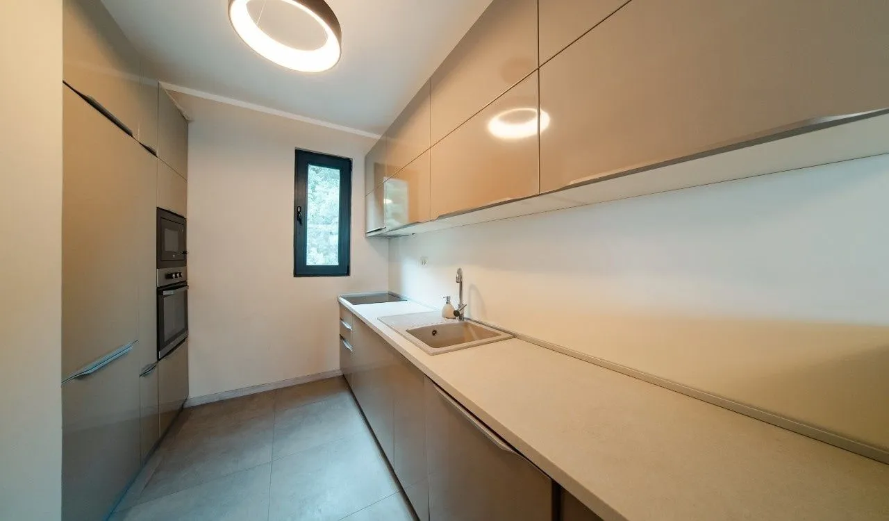 Sale, three bedroom apartment, 233m², Bečići, Budva
