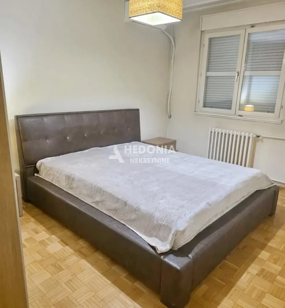 Prodaja, dvosoban stan, 70m², Čukarička Padina, Beograd