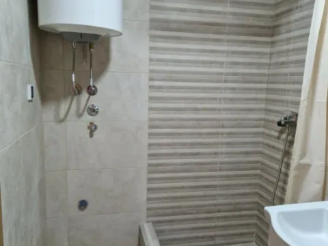 Izdavanje, dvosoban stan, 75m², Murtovina, Podgorica - image 12