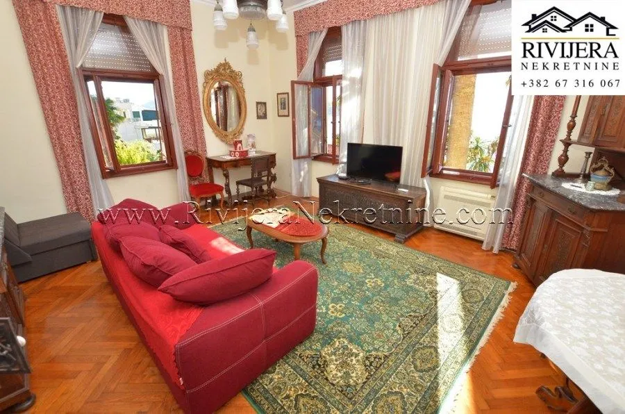 Prodaja, kuća, 250m², Savina, Herceg Novi
