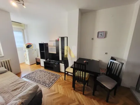 Izdavanje, dvosoban stan, 42m², Centar, Novi Sad - image 4
