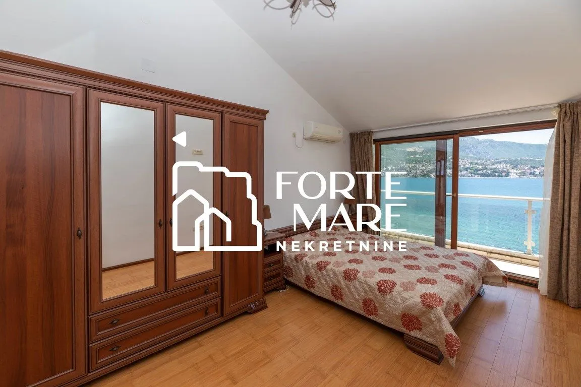 Prodaja, trosoban stan, 118m², Njivice, Herceg Novi