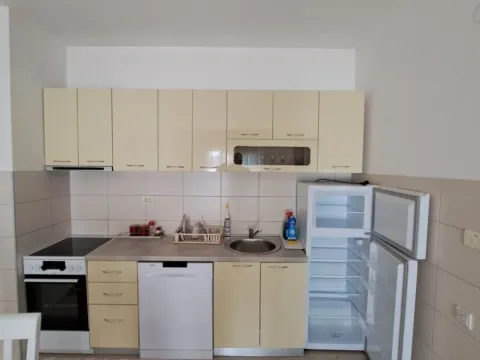 Izdavanje, jednosoban stan, 53m², City Kvart, Podgorica - image 17