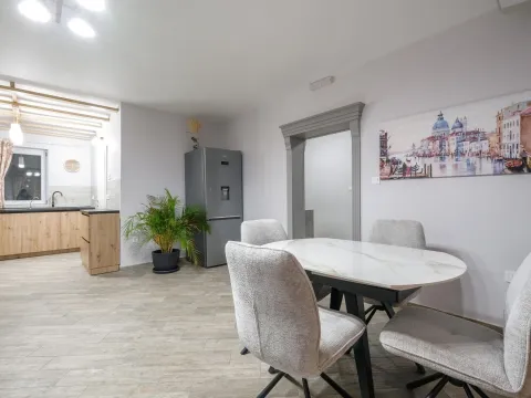 Sale, house, 198m², Dumidran, Tivat - image 35