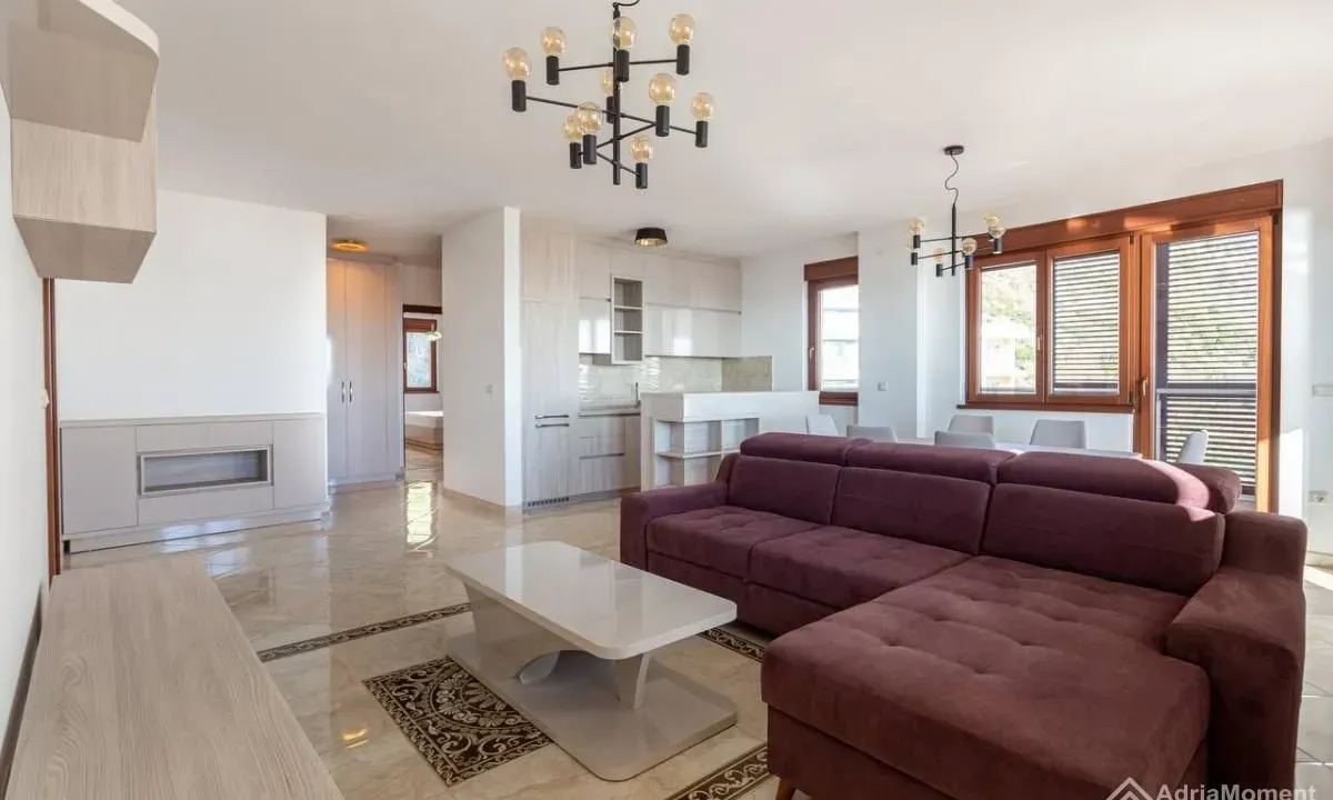 Sale, two bedroom apartment, 95m², Bečići, Budva