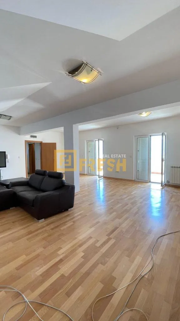 Prodaja, kuća, 185m², Tivat, Crna Gora