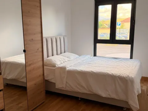 Izdavanje, dvosoban stan, 61m², Tološi, Podgorica - image 17