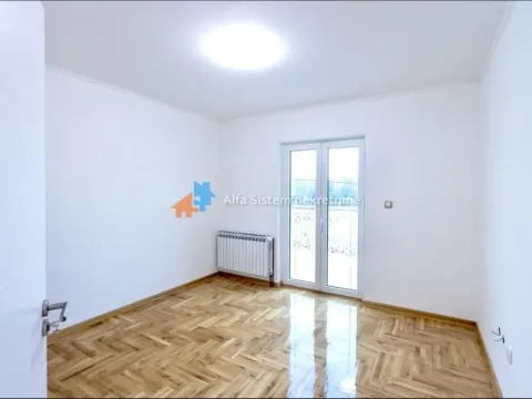 Izdavanje, kuća, 417m², Voždovac Sve Podlokacije, Beograd - image 20