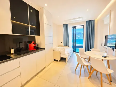 Sale, one bedroom apartment, 44m², Bečići, Budva - image 1
