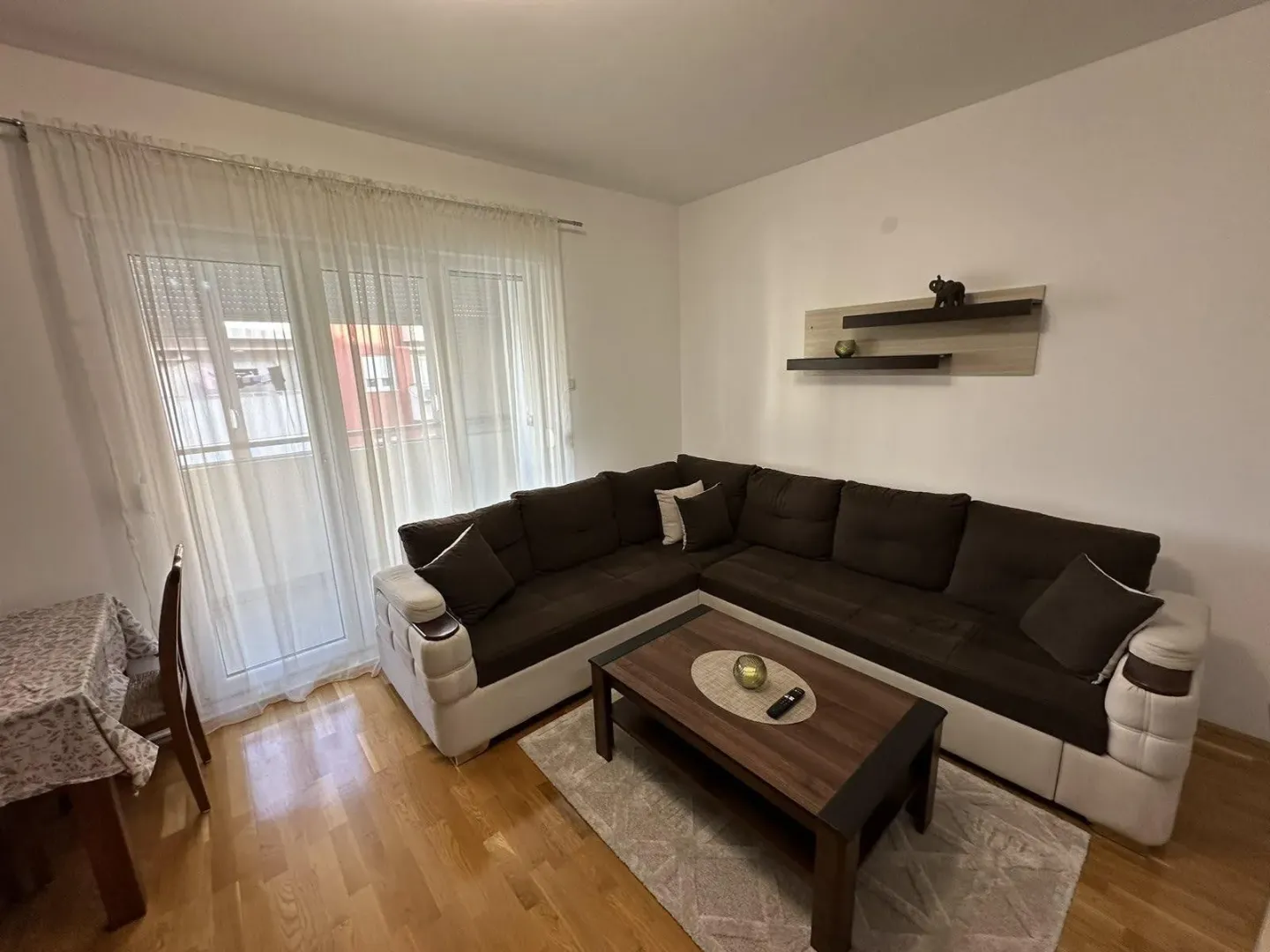 Izdavanje, jednosoban stan, 47m², Ljubović, Podgorica