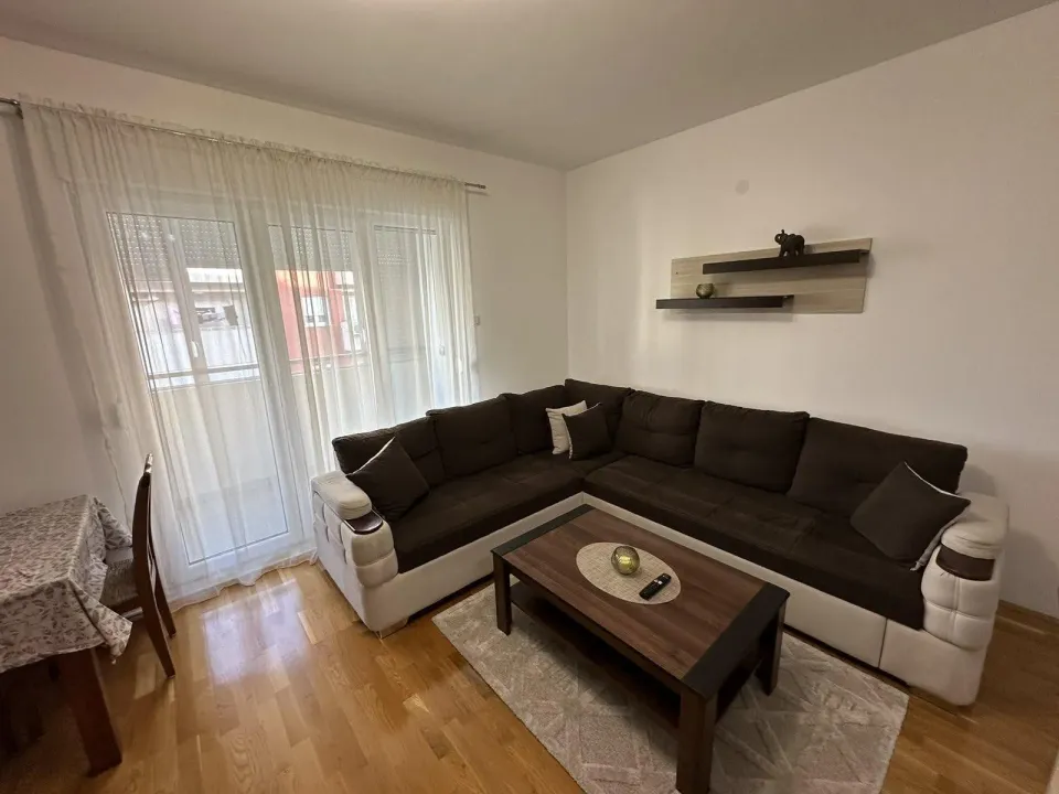 Izdavanje, jednosoban stan, 47m², Ljubović, Podgorica