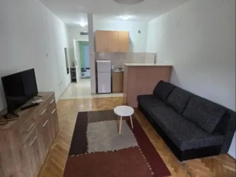 Izdavanje, garsonjera, 25m², Grbavica, Novi Sad Sve Podlokacije - image 3