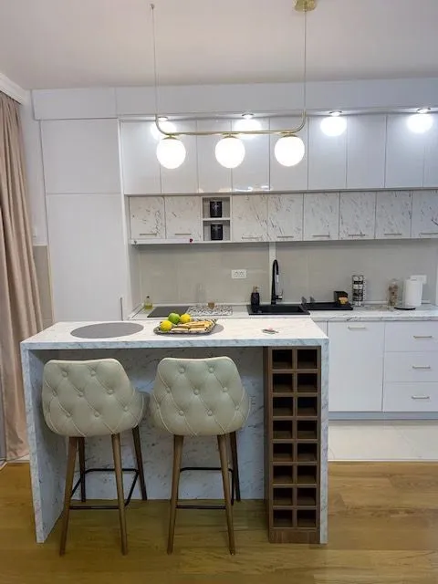 Izdavanje, jednosoban stan, 51m², Bogišići, Tivat