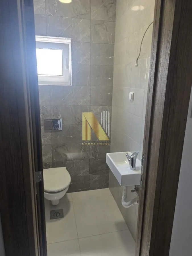 Prodaja, trosoban stan, 70m², Vidovdansko naselje, Novi Sad Sve Podlokacije