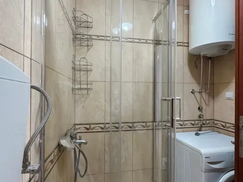 Izdavanje, jednosoban stan, 60m², Dobrota, Kotor - image 6