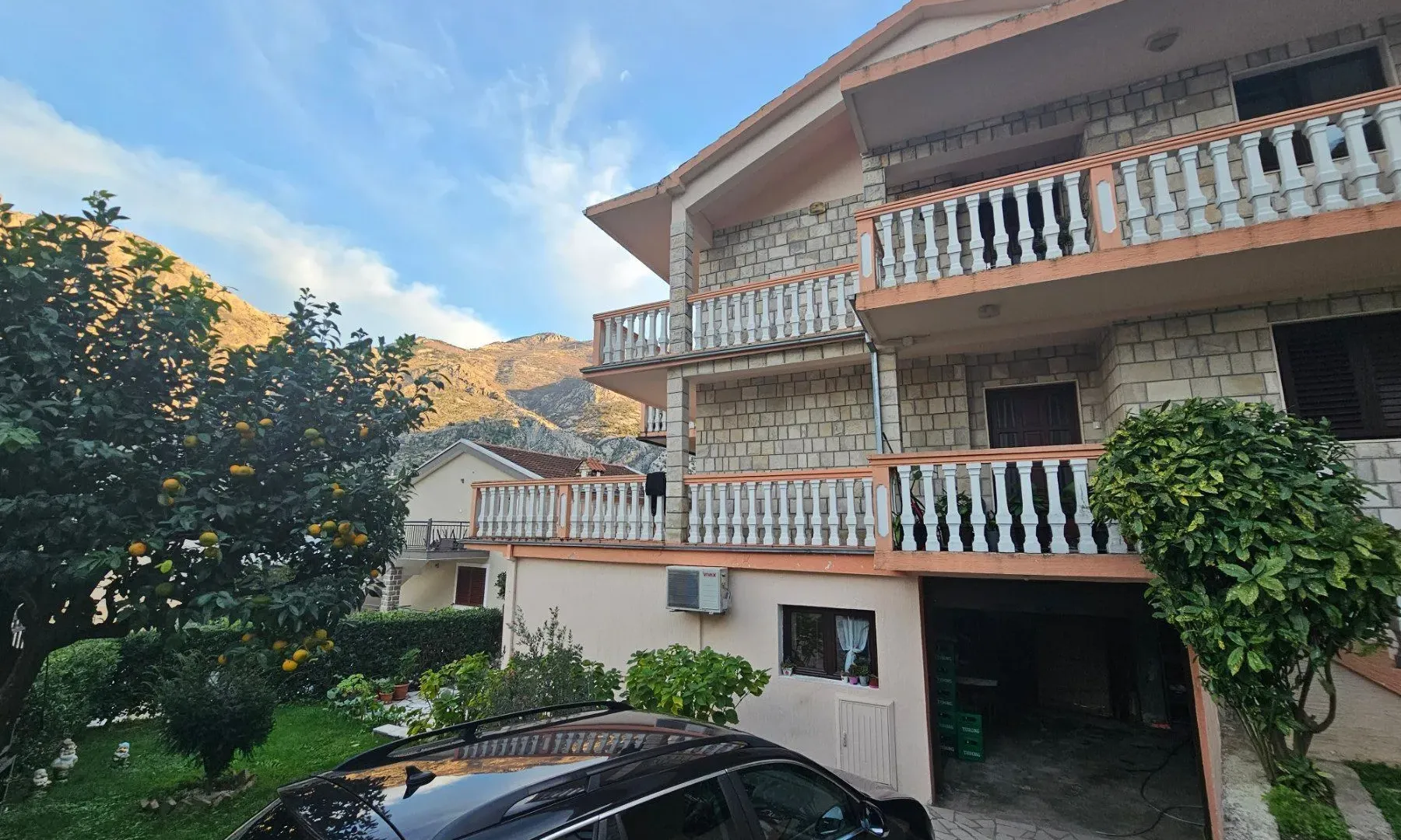 Prodaja, kuća, 423m², Muo, Kotor