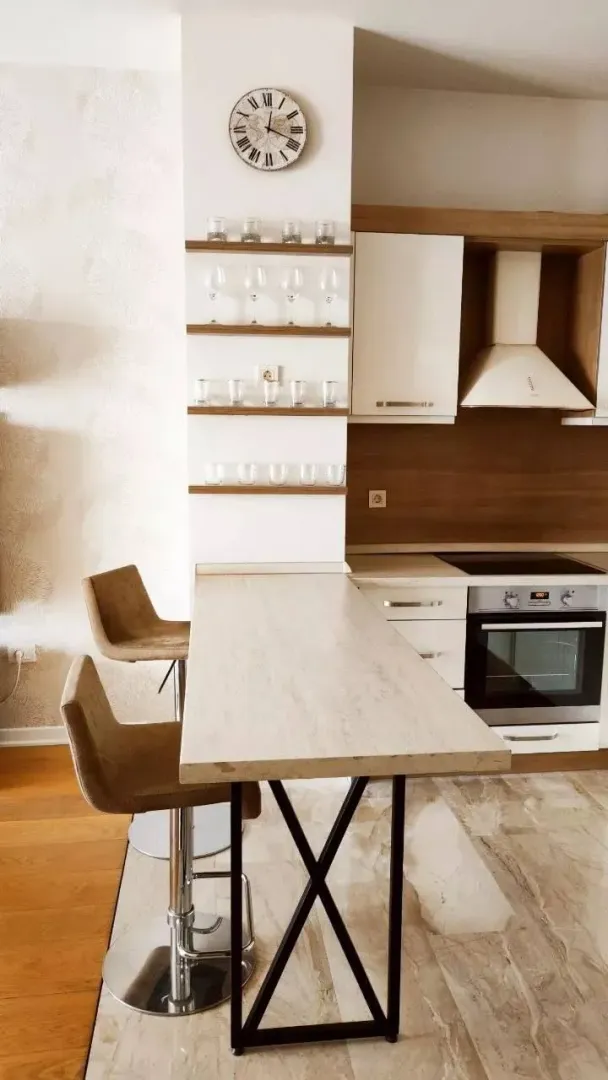 Rent, one bedroom apartment, 54m², Tre Canne, Budva