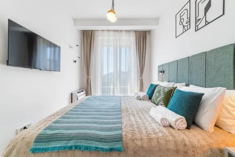 Sale, one bedroom apartment, 43m², Bečići, Budva - image 18