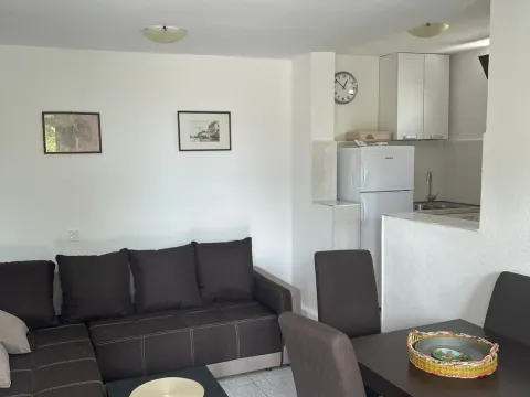 Rent, house, 130m², Dobra Voda, Budva - image 2