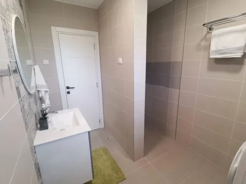 Izdavanje, kuća, 110m², Kava, Tivat - image 7