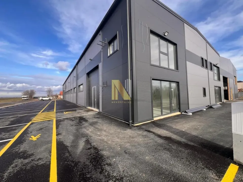 Izdavanje, poslovni prostor, 1120m², Rumenka, Novi Sad Sve Podlokacije
