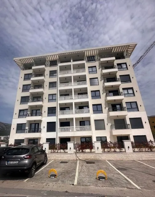 Rent, studio apartment, 28m², Centar, Bar