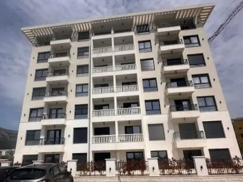 Rent, studio apartment, 28m², Centar, Bar - image 1