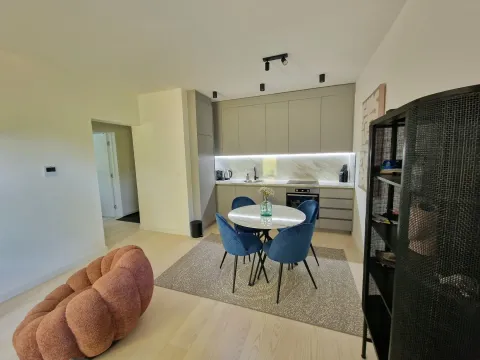 Rent, one bedroom apartment, 46m², Budva, Crna Gora - image 19