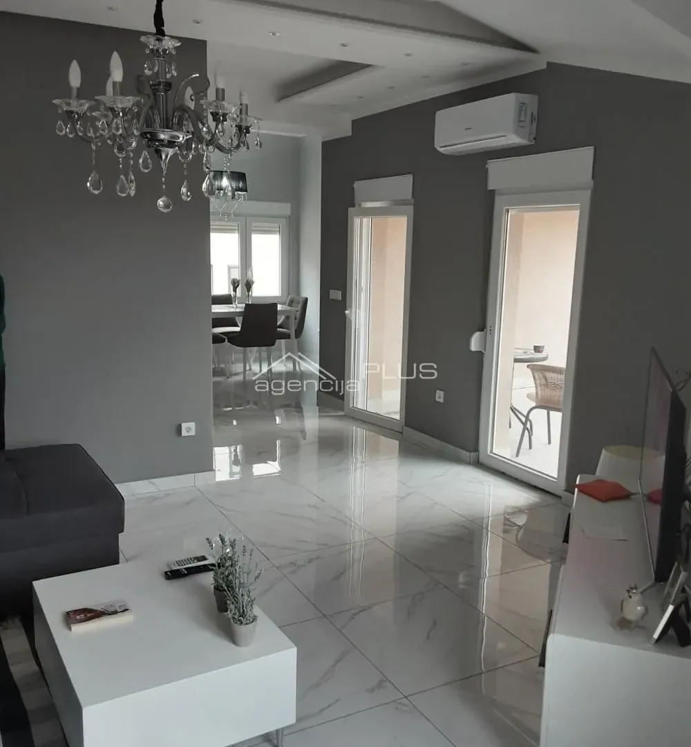 Izdavanje, dvosoban stan, 55m², Brace Jerković, Voždovac Sve Podlokacije