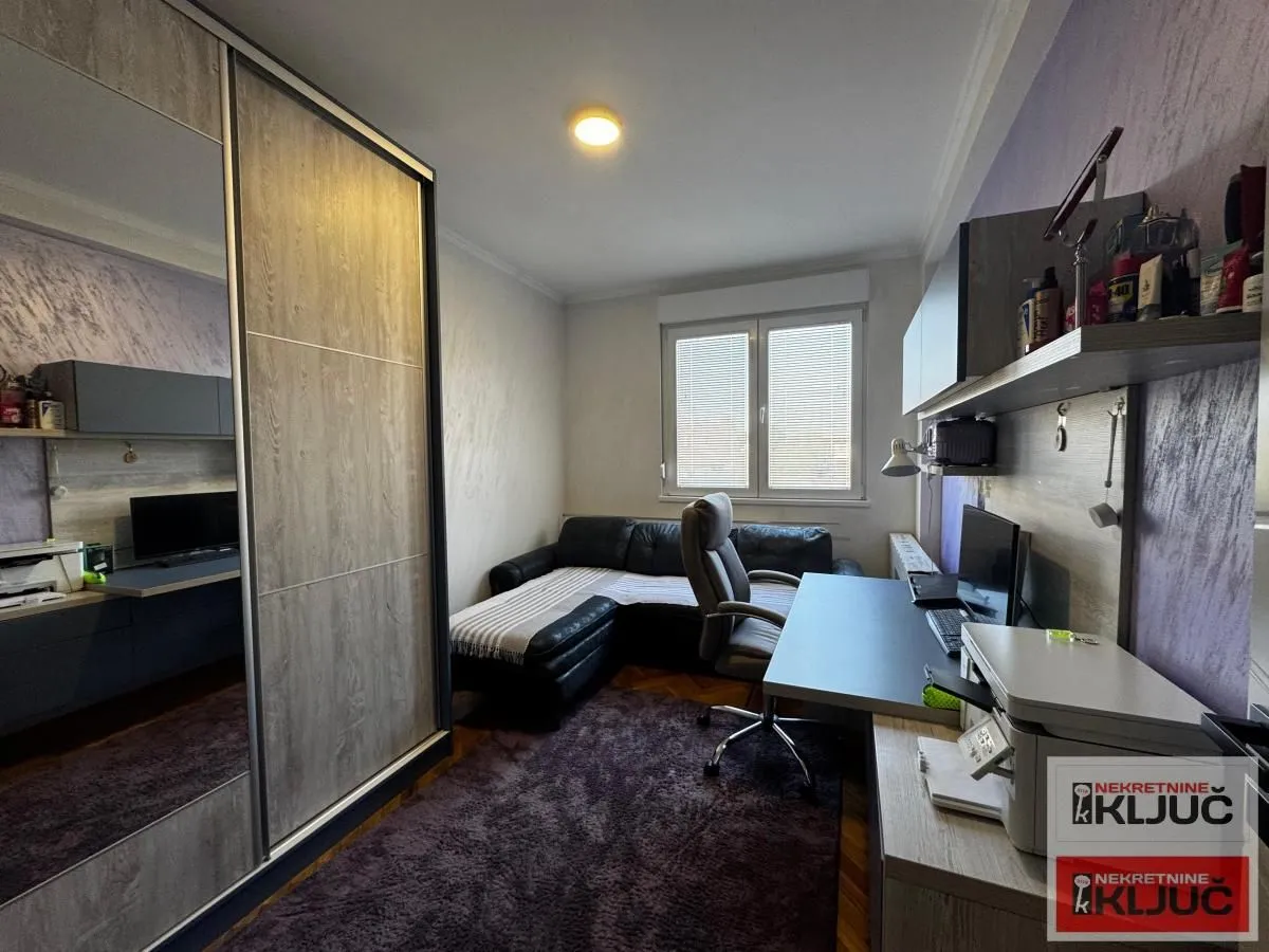 Prodaja, trosoban stan, 68m², Centar, Novi Sad