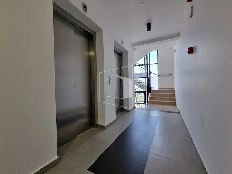 Izdavanje, dvosoban stan, 69m², Master Kvart, Podgorica