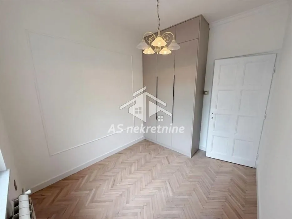 Izdavanje, četvorosoban stan, 87m², Slavija, Vračar Sve Podlokacije