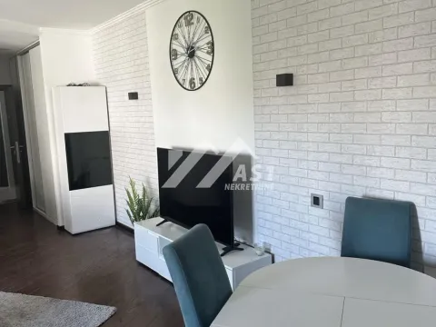 Izdavanje, trosoban stan, 76m², Adamovićevo Naselje, Novi Sad Sve Podlokacije - image 3
