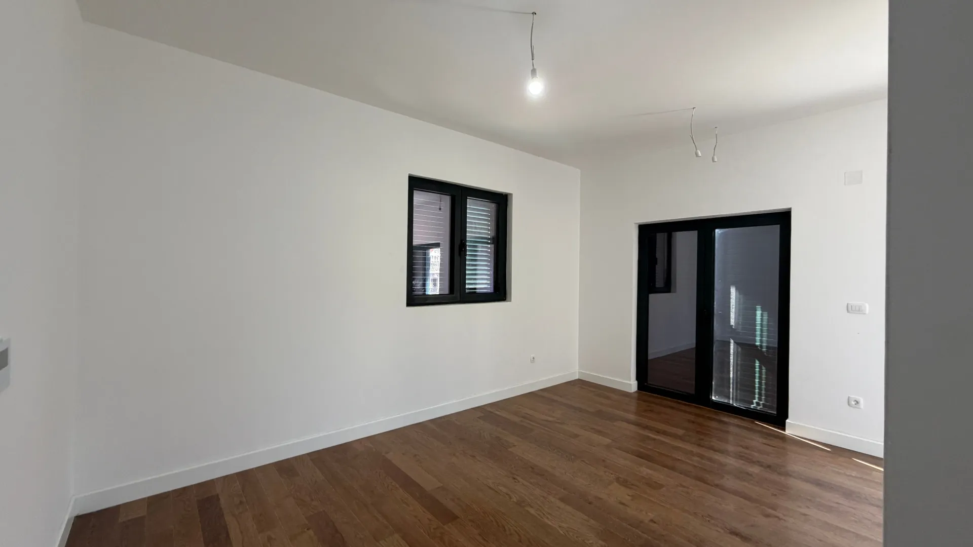 Prodaja, dvosoban stan, 60m², Dumidran, Tivat