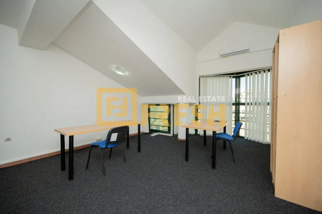 Rent, office space, 1000m², Centar, Podgorica