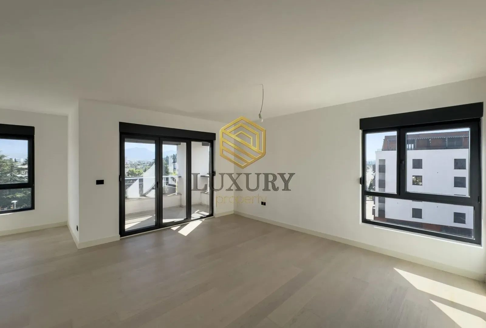 Prodaja, dvosoban stan, 97m², Preko Morače, Podgorica