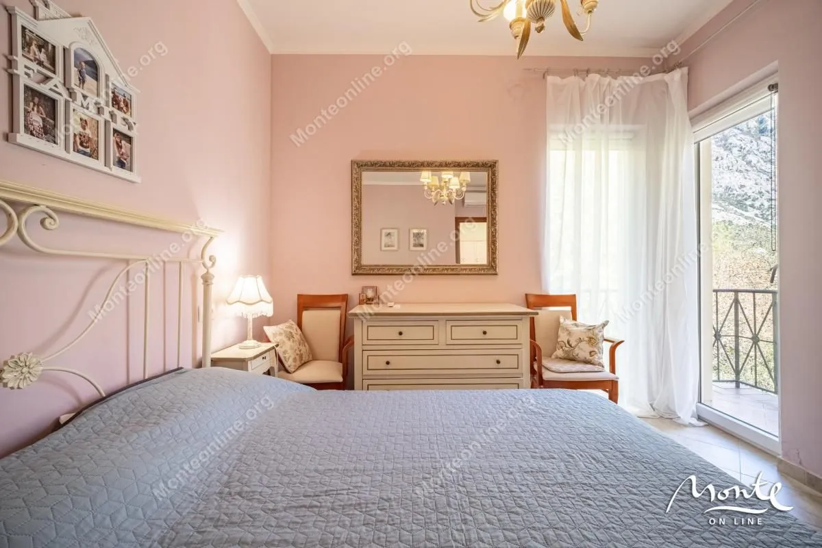 Prodaja, jednosoban stan, 63m², Orahovac, Kotor