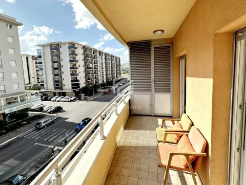 Izdavanje, jednosoban stan, 50m², City Kvart, Podgorica - image 11