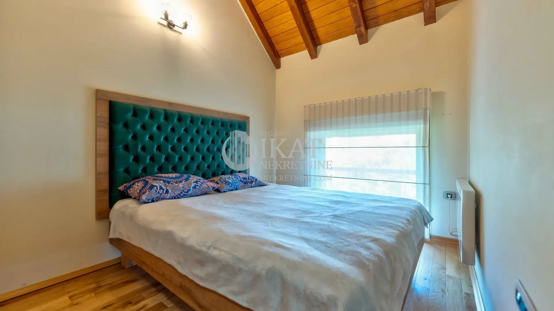 Prodaja, četvorosoban stan, 90m², 25. Maj, Zlatibor