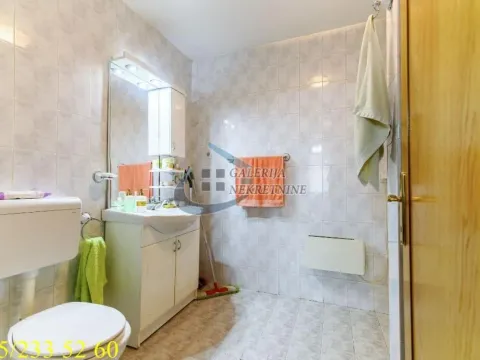 Prodaja, kuća, 300m², Dušanovac, Voždovac Sve Podlokacije - image 18