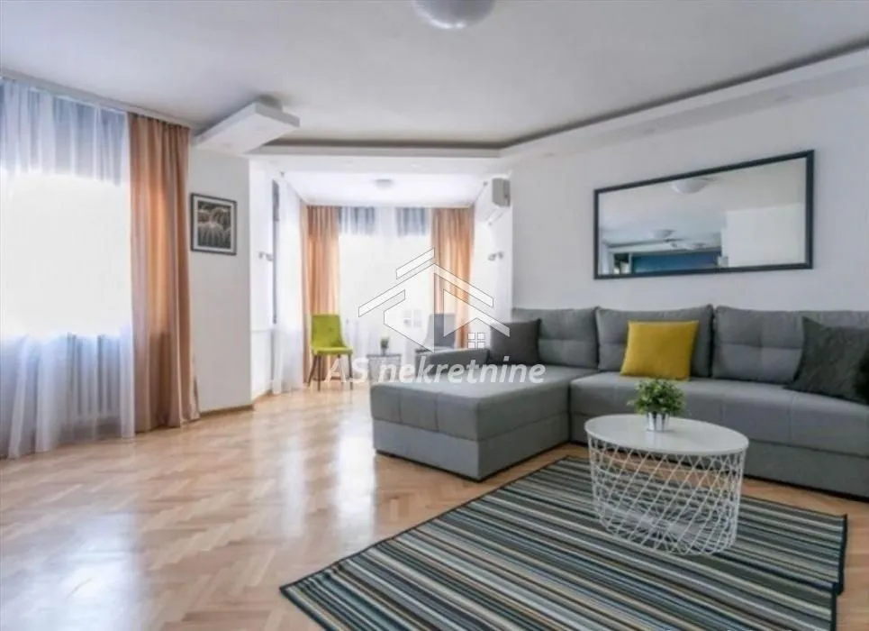 Izdavanje, stan, 90m², Stari Grad, Beograd