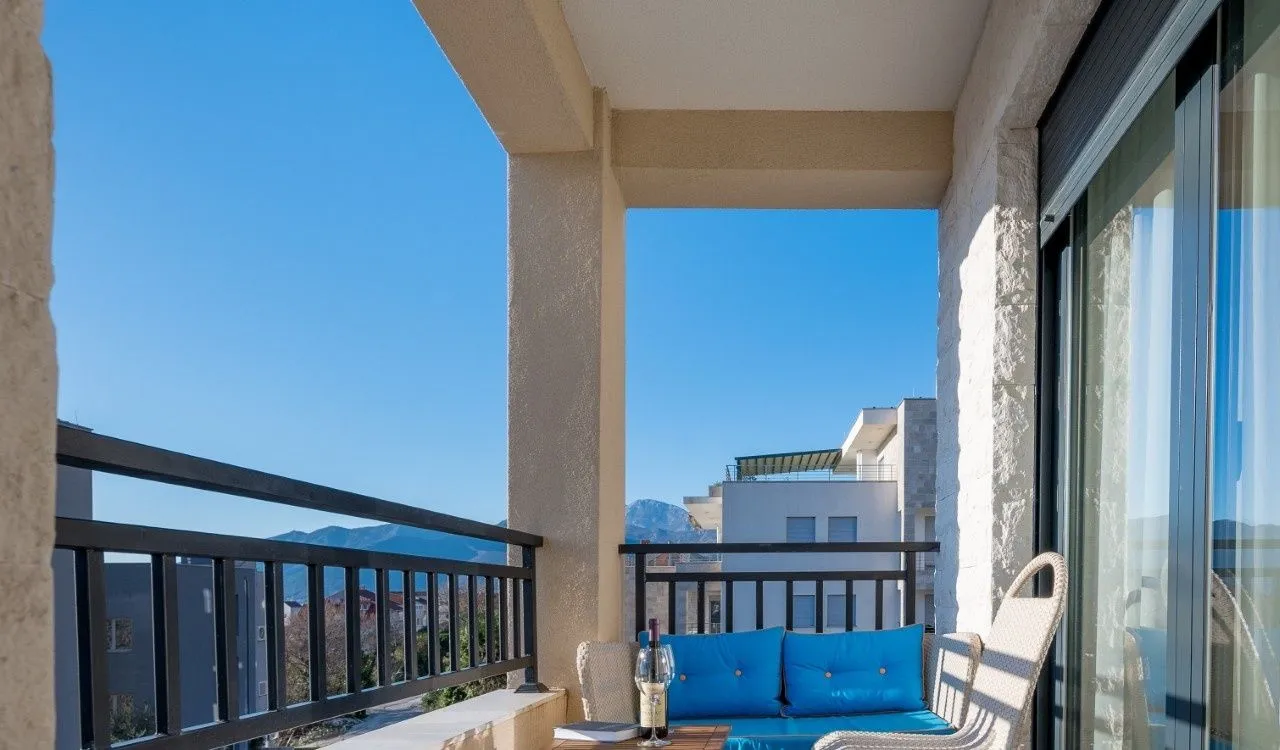 Prodaja, dvosoban stan, 63m², Pod Kuk, Tivat