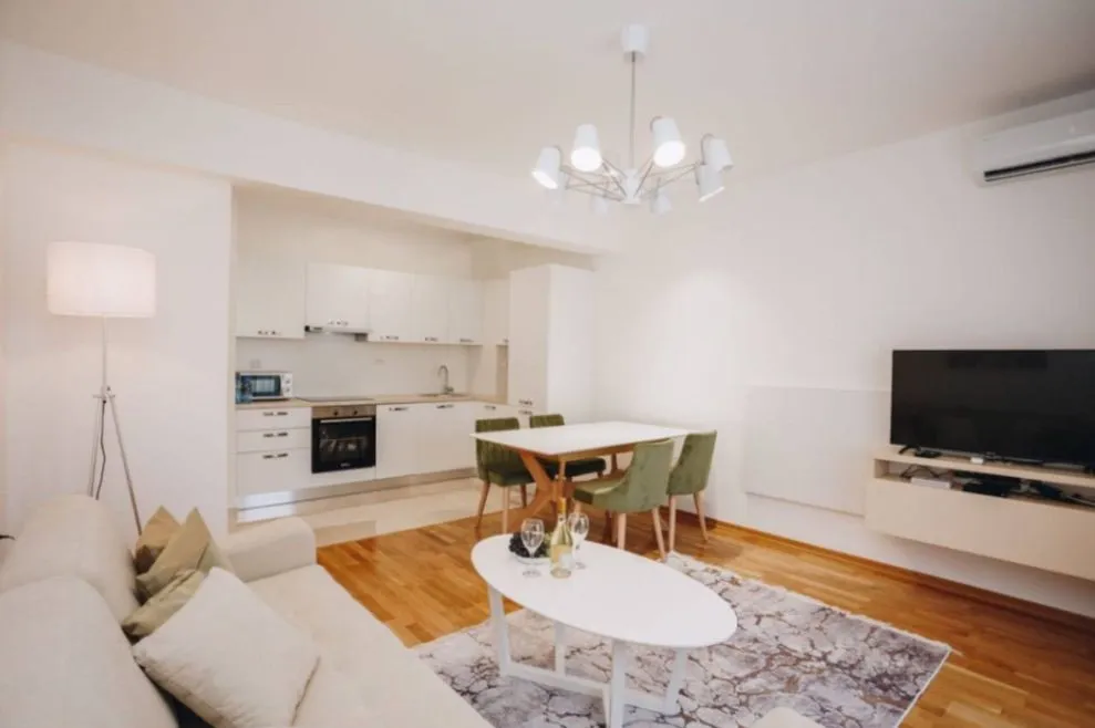 Stan-na-dan, garsonjera, 36m², Bečići, Budva