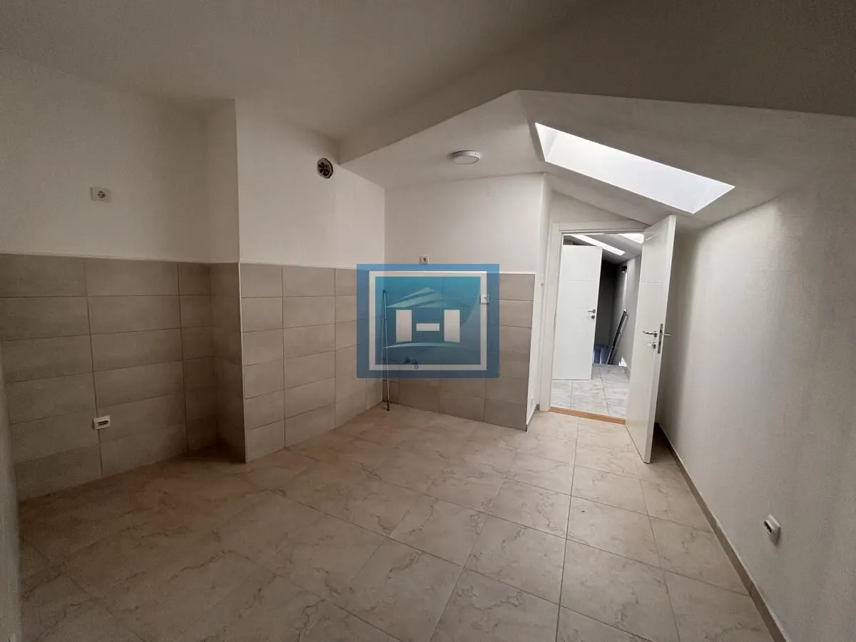 Sale, office space, 74m², Centar, Jagodina