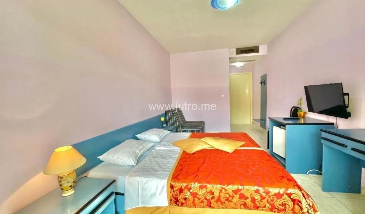 Prodaja, ugostiteljski objekat, 1300m², Centar, Budva