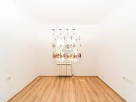 Izdavanje, trosoban stan, 100m², Donja Gorica, Podgorica - image 8