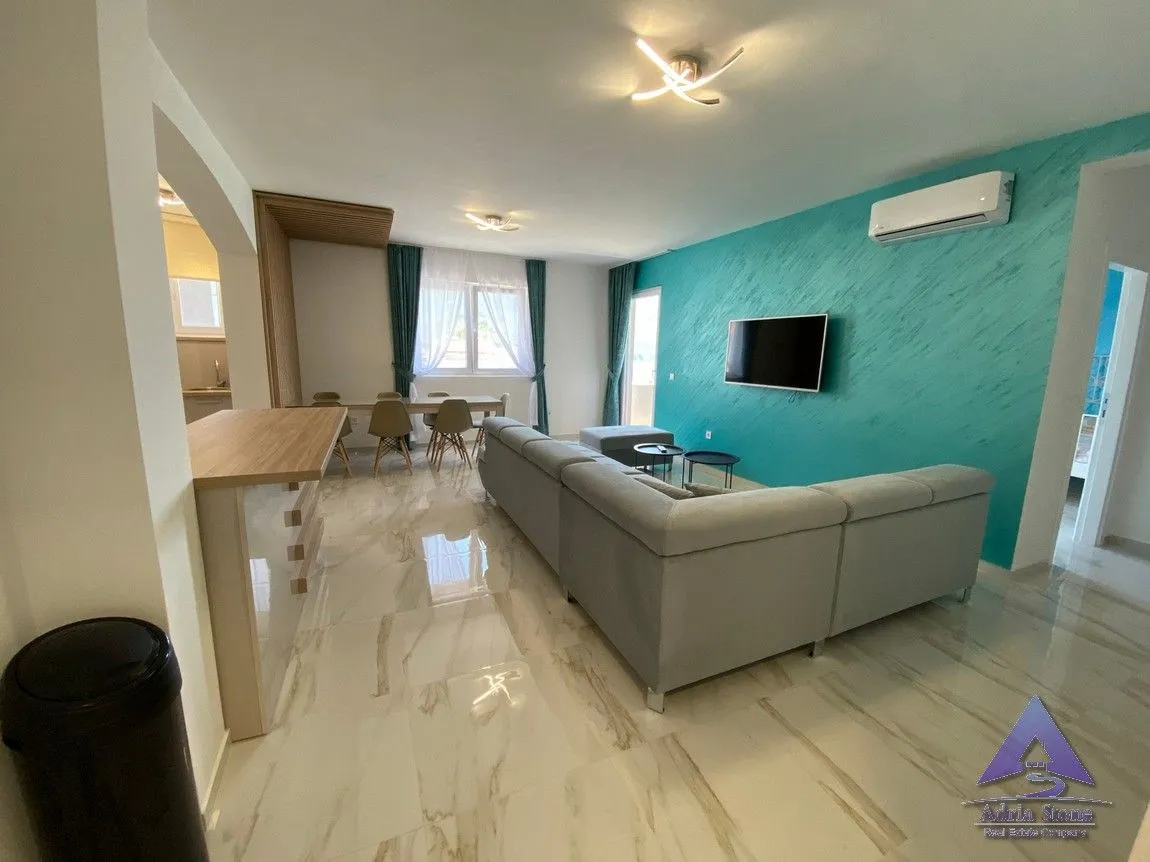 Rent, three bedroom apartment, 115m², Bečići, Budva