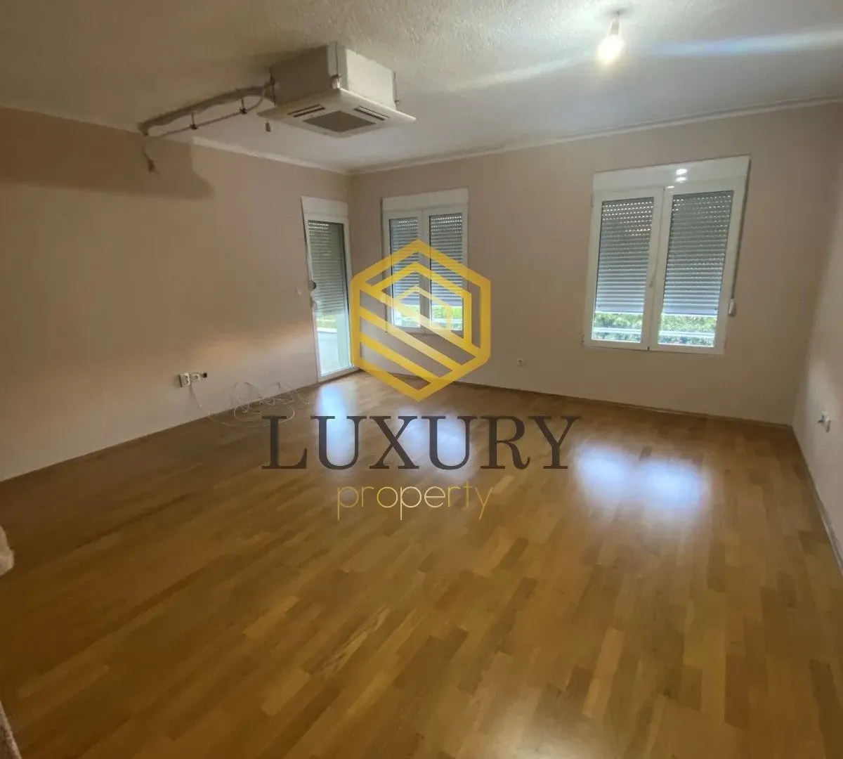 Izdavanje, dvosoban stan, 70m², Zabjelo, Podgorica